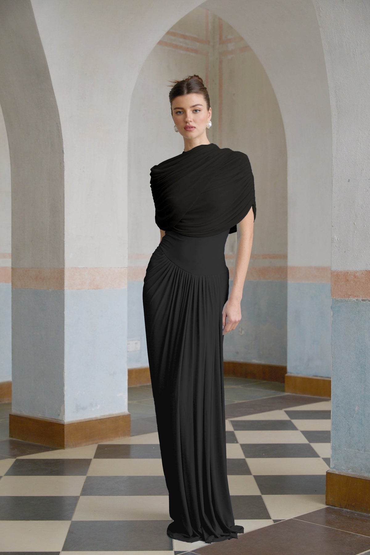 Catherine Pile ve Drape Detaylı Asimetrik Maksi Elbise Siyah