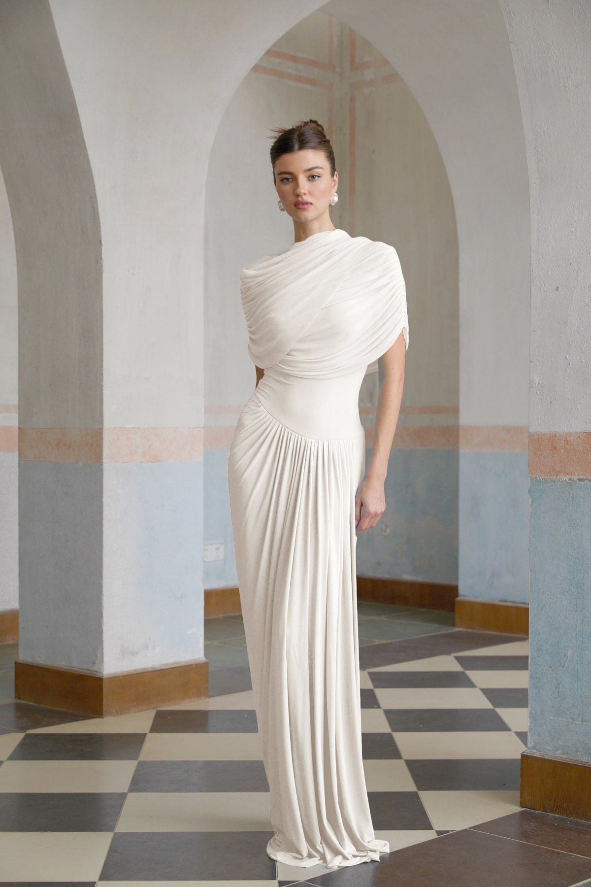 Catherine Asimetrik Pileli Maksi Elbise Beyaz