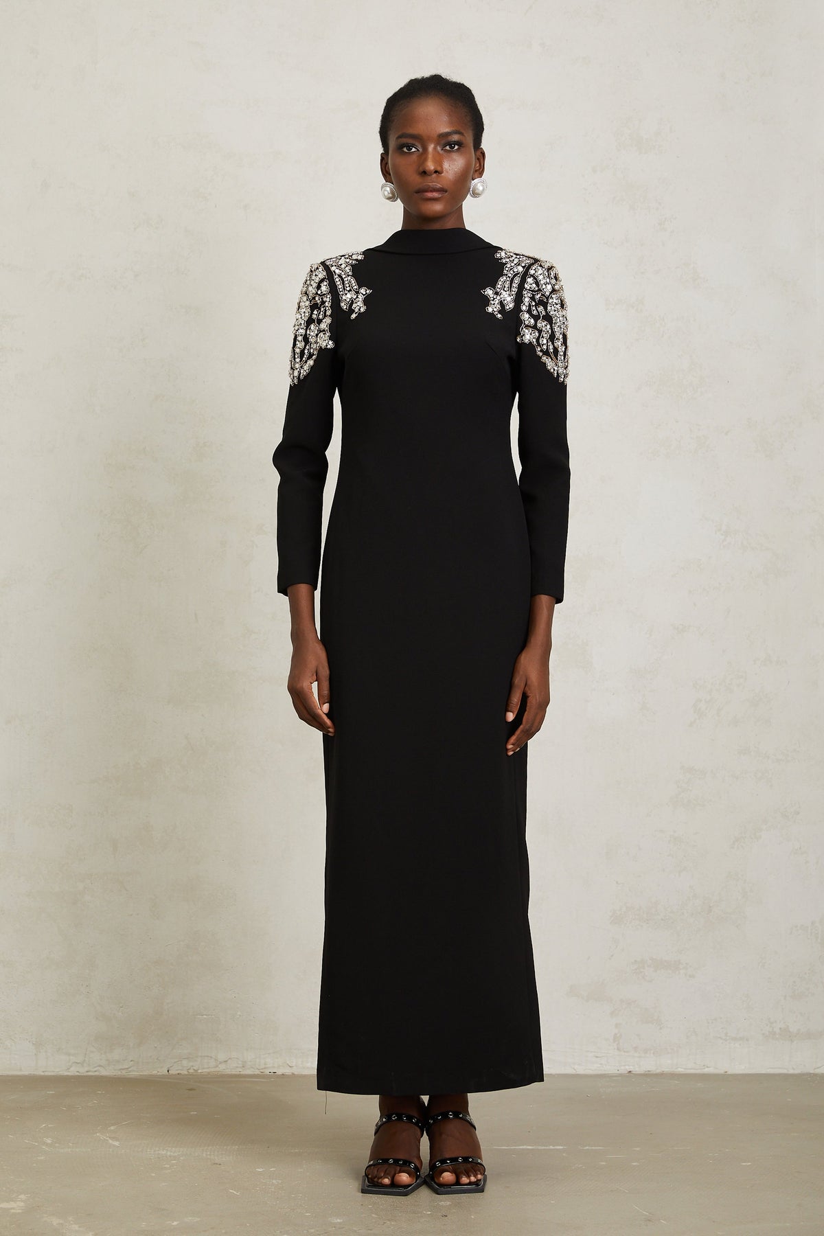 Lidia Sırt Dekolteli ve Taş İşlemeli Maksi Elbise Siyah