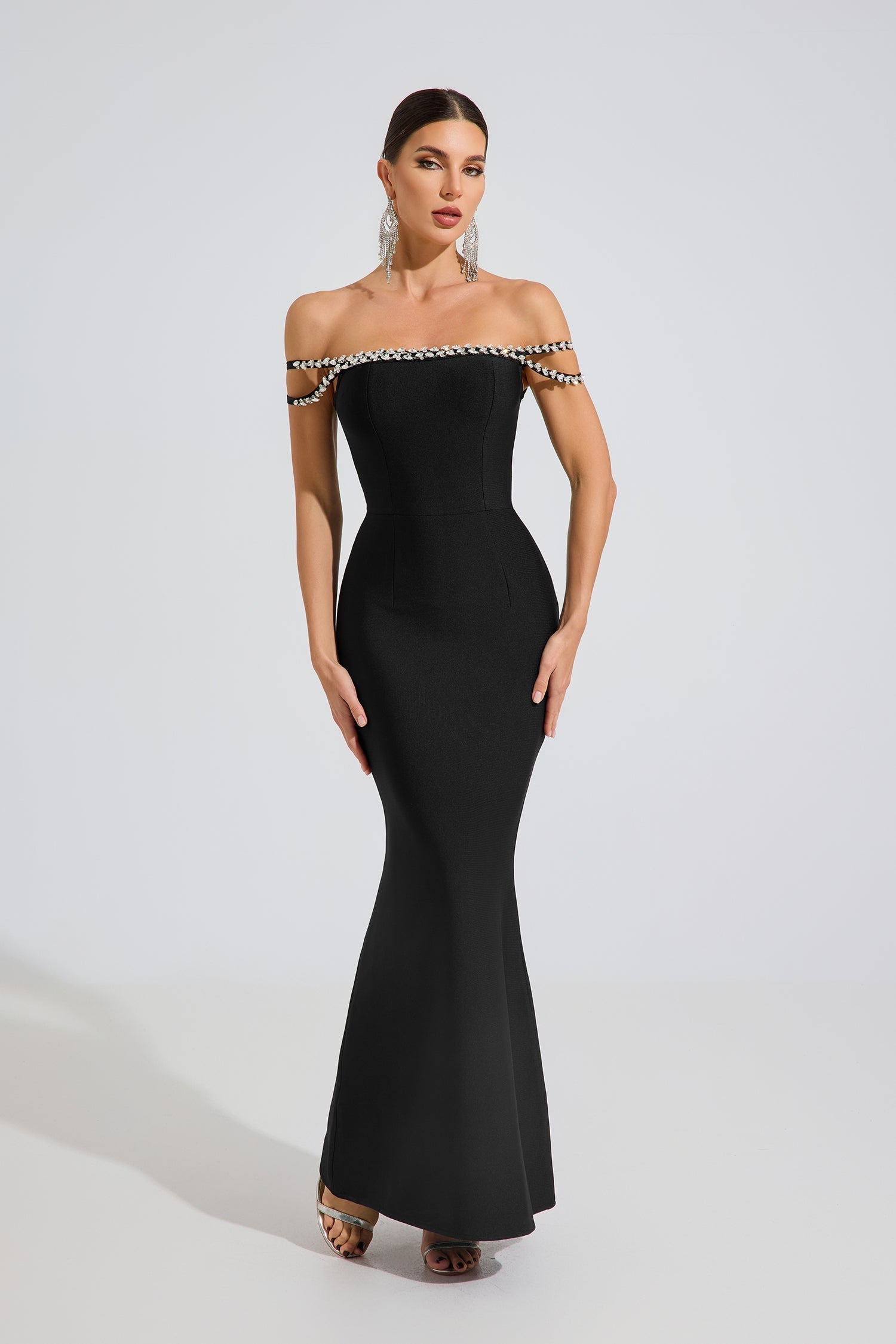 Clio Pearl Whisper Off-Shoulder Maxi Elbise