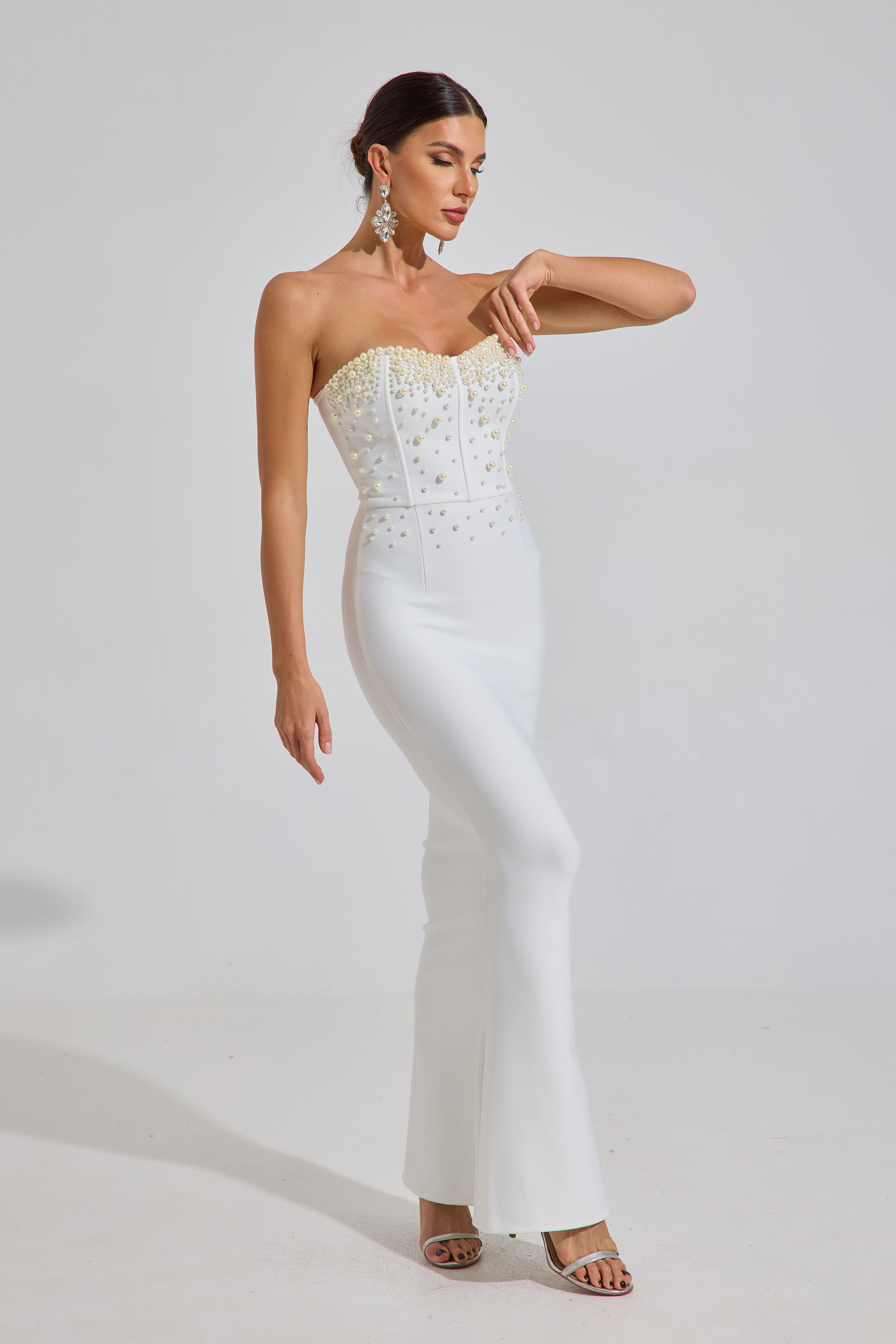 Ashcroft Pearl Radiance Strapless Maxi Elbise