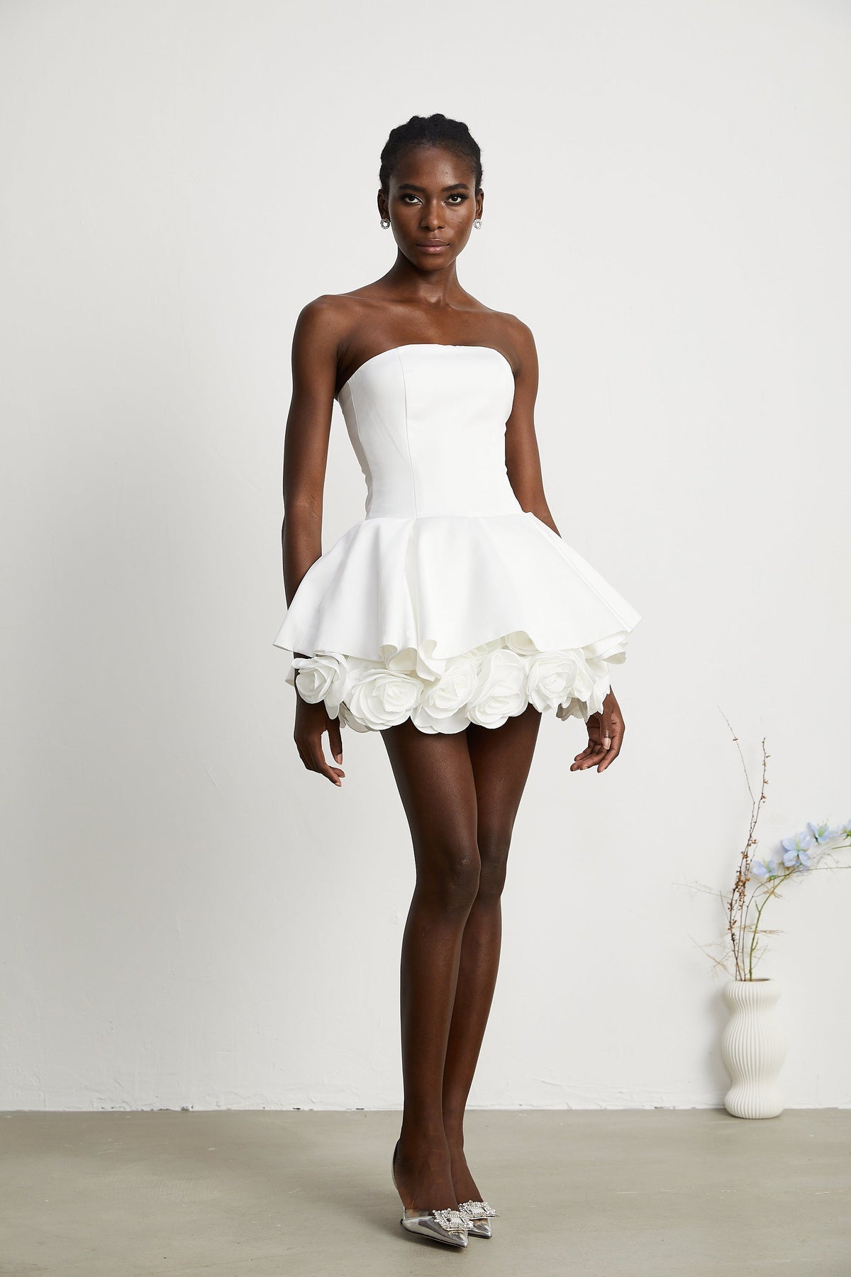 Lucie 3D Taç Yaprak Katmanlı Korse Mini Elbise Beyaz