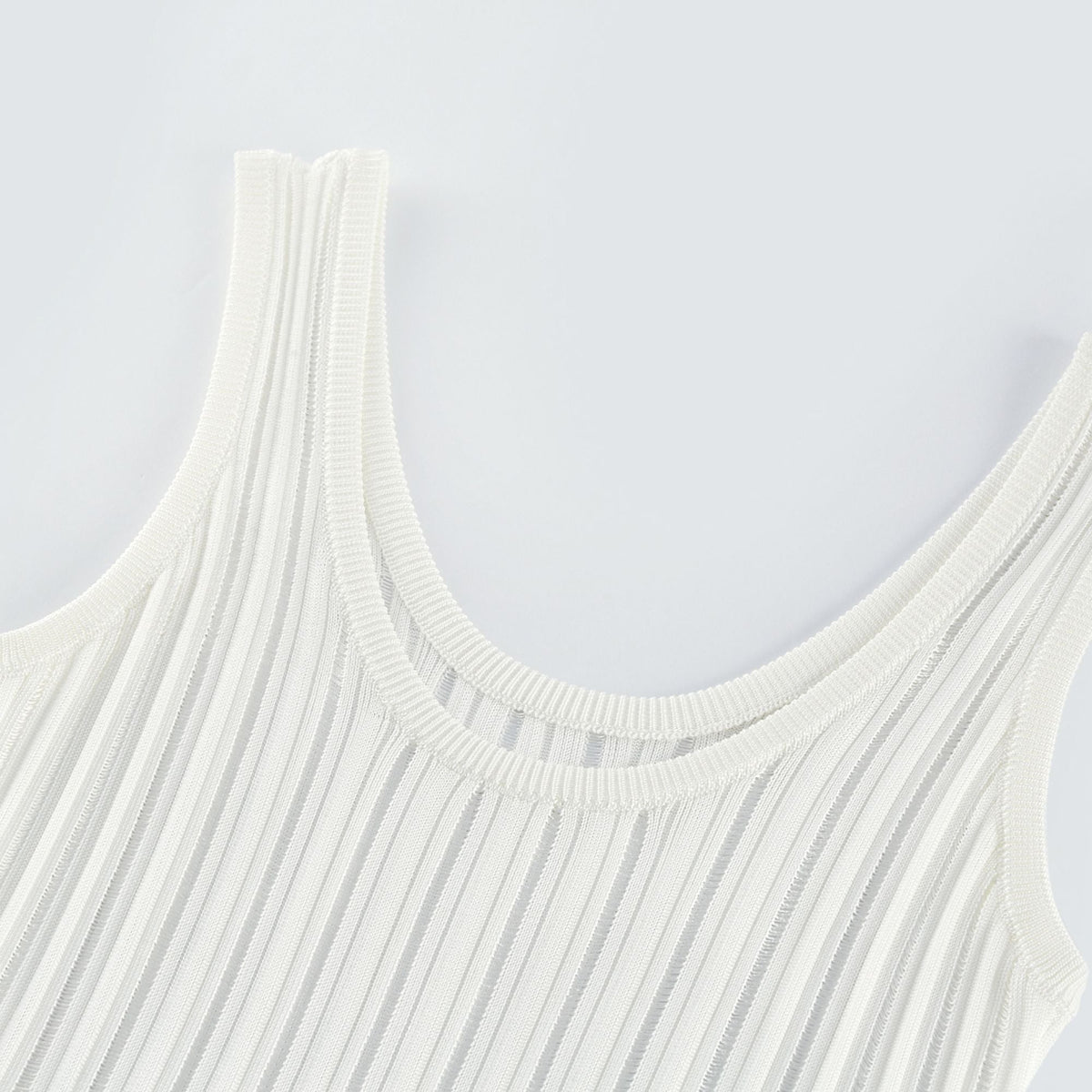 Noémie Pencere ve Pile Detaylı Mini Elbise Beyaz
