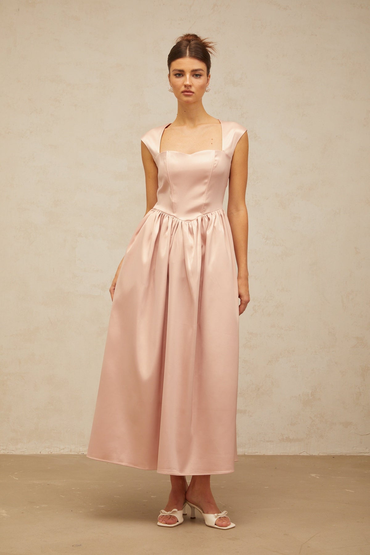 Madeleine A Kesim Saten Midi Elbise Pembe