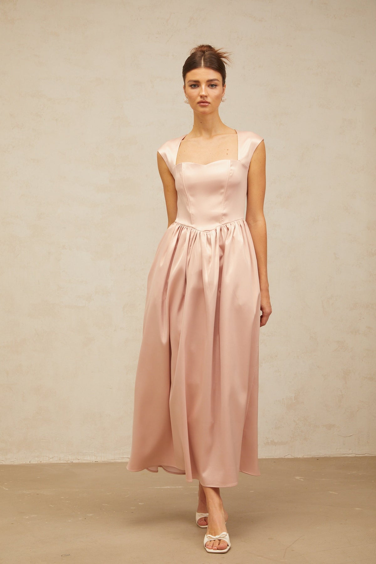 Madeleine A Kesim Saten Midi Elbise Pembe