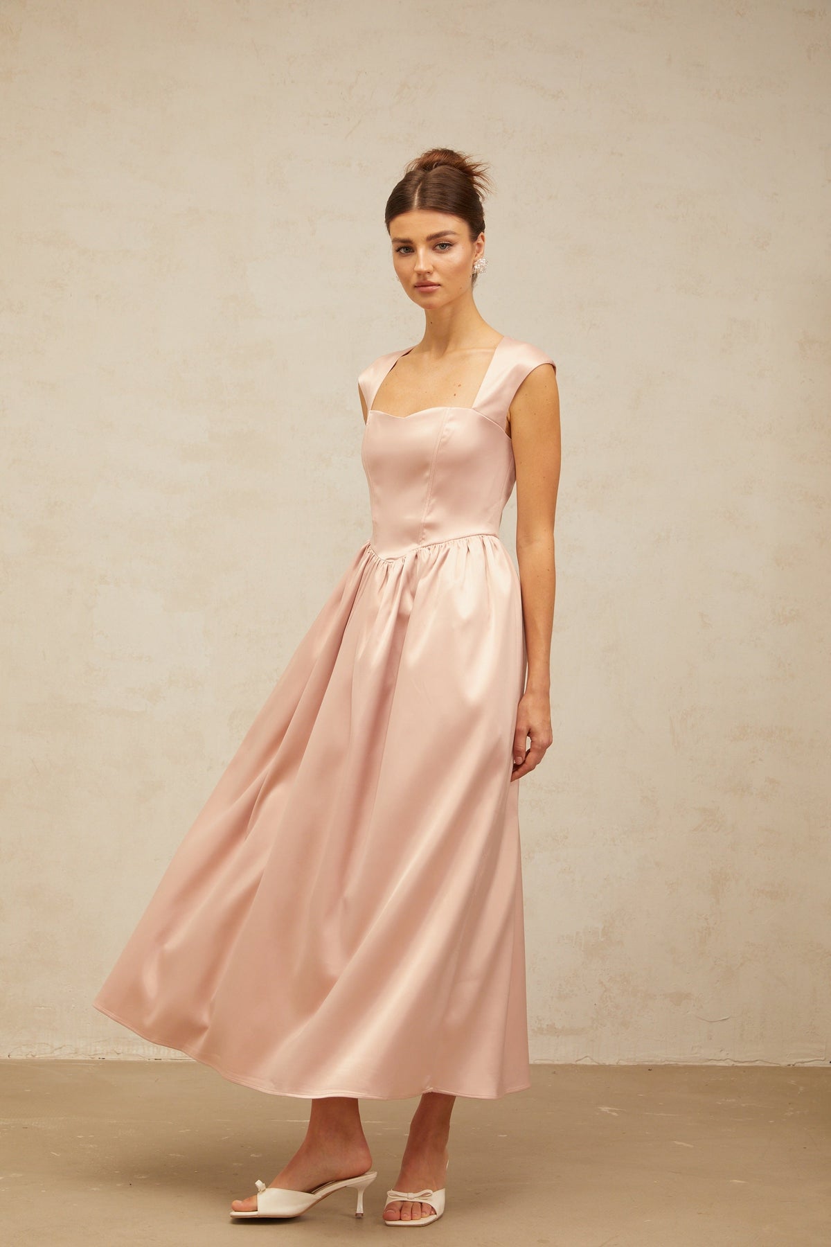 Madeleine A Kesim Saten Midi Elbise Pembe