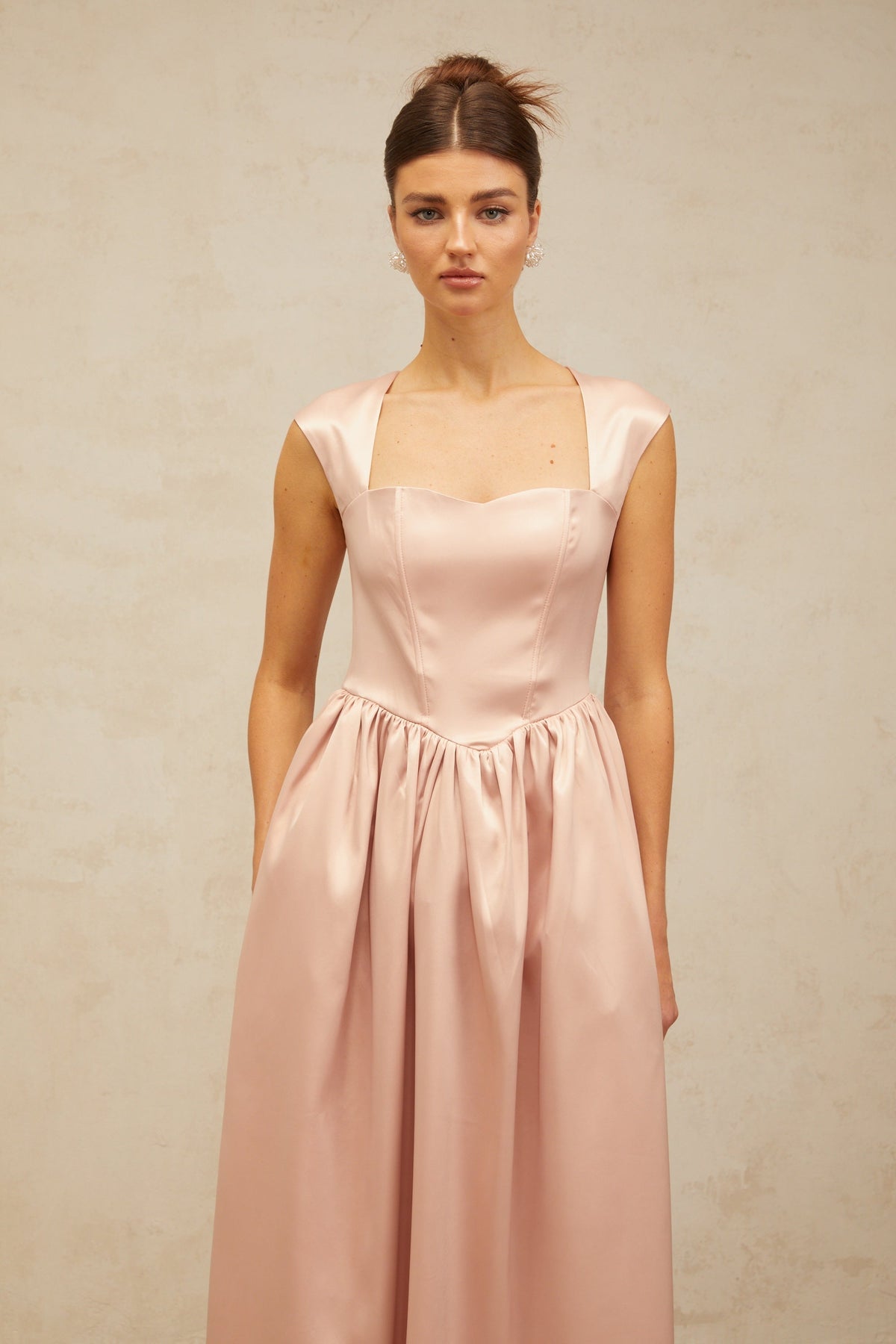 Madeleine A Kesim Saten Midi Elbise Pembe