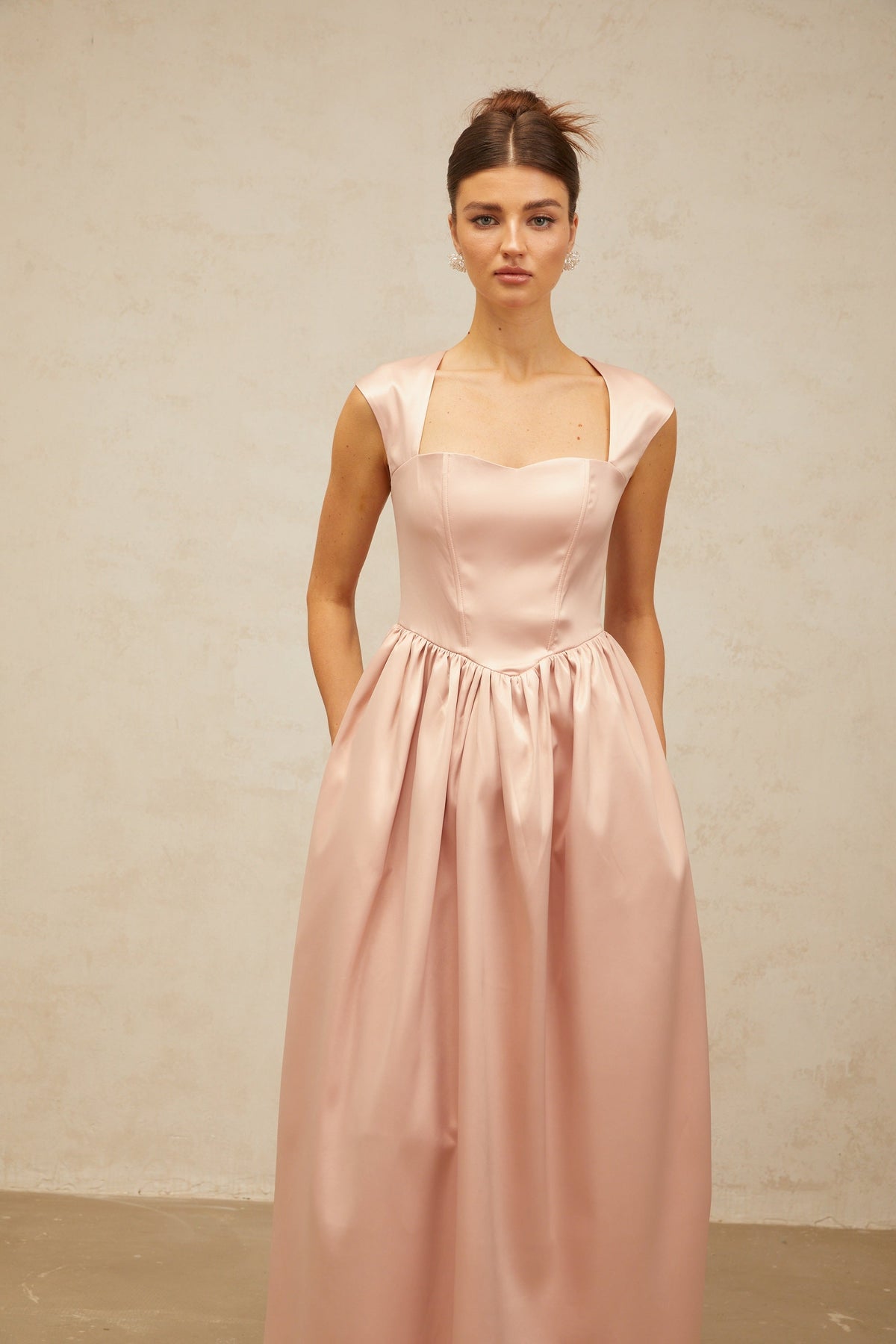 Madeleine A Kesim Saten Midi Elbise Pembe