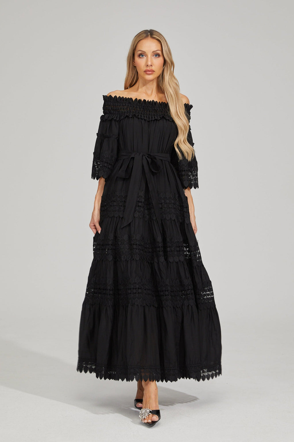 Rainaude Siyah Off-Shoulder Dantel Maxi Elbise