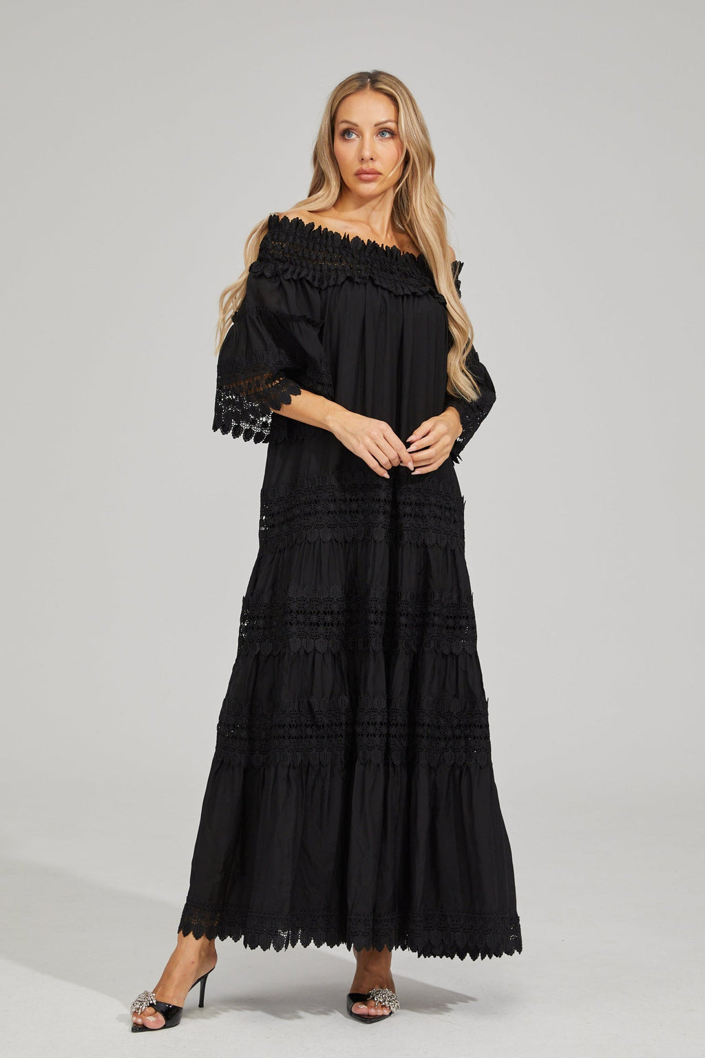 Rainaude Siyah Off-Shoulder Dantel Maxi Elbise