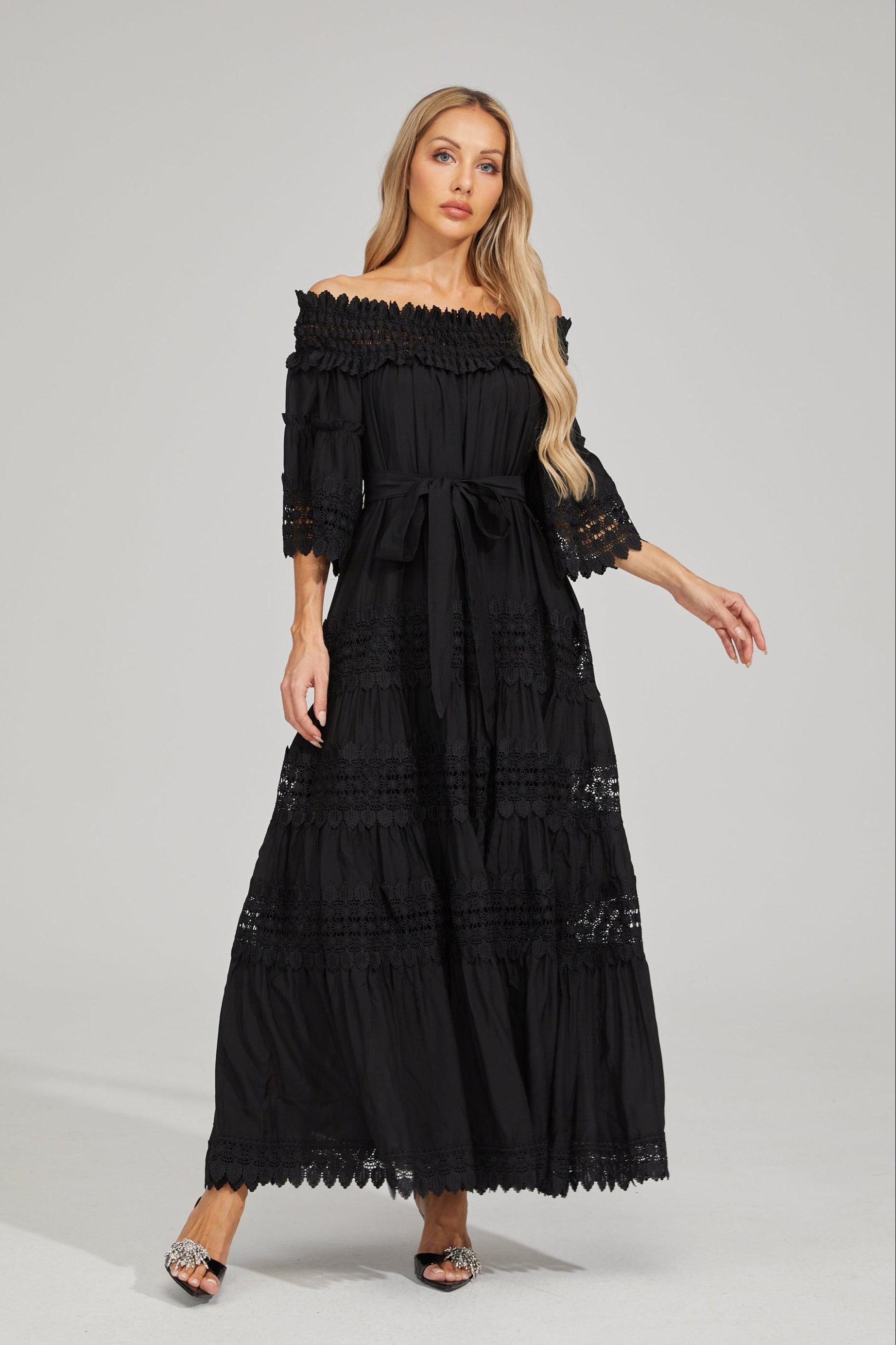 Rainaude Siyah Off-Shoulder Dantel Maxi Elbise