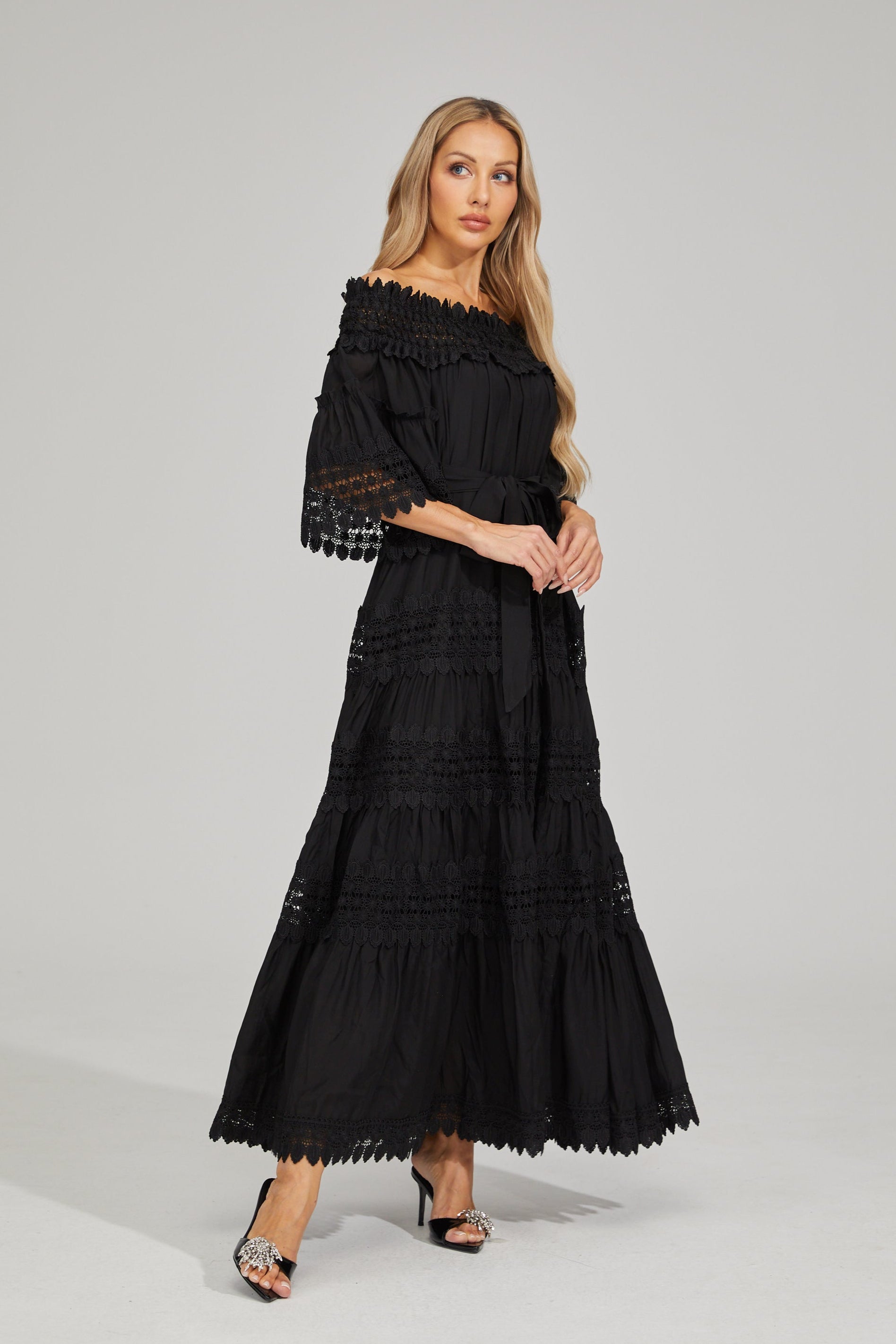 Rainaude Siyah Off-Shoulder Dantel Maxi Elbise