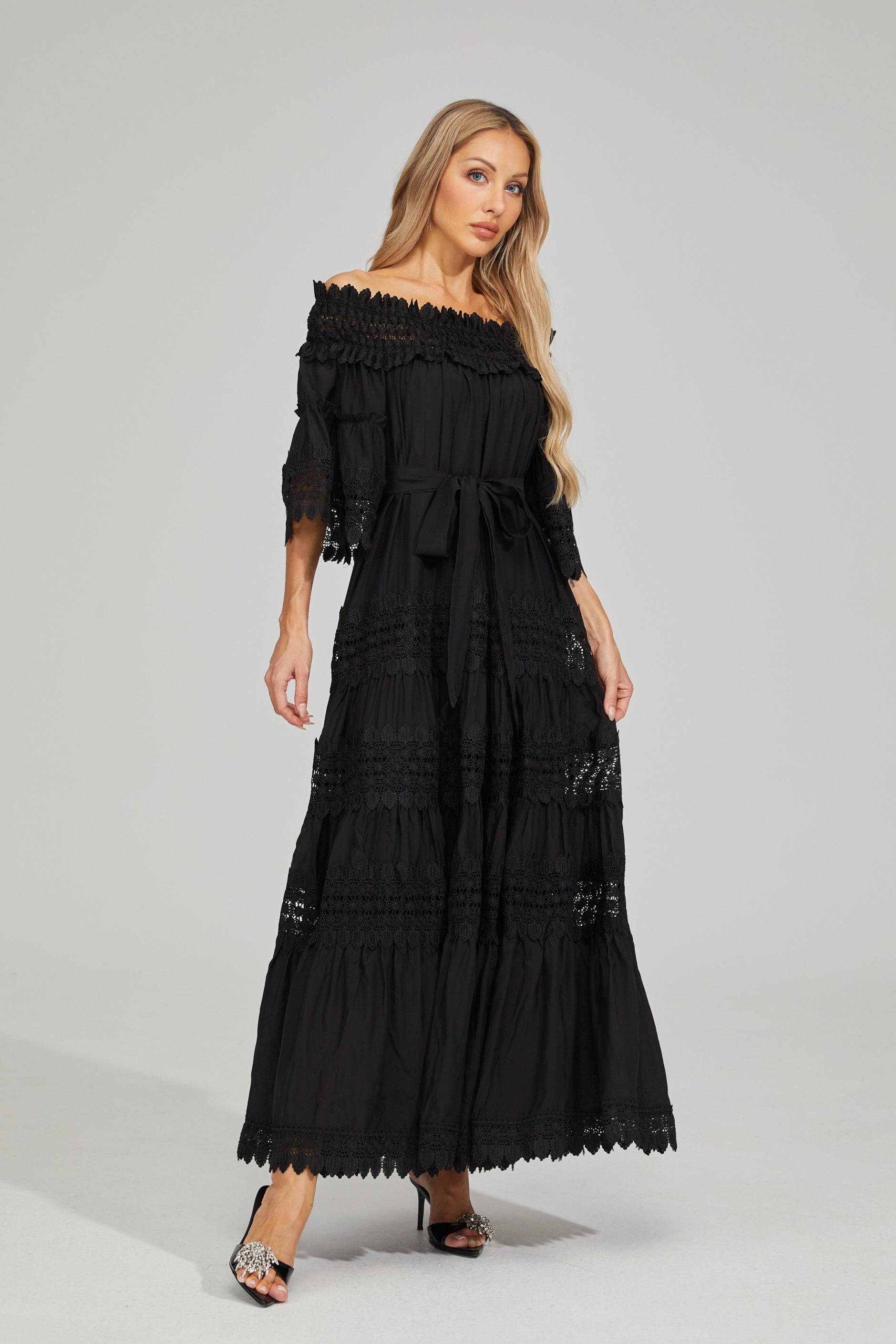Rainaude Siyah Off-Shoulder Dantel Maxi Elbise