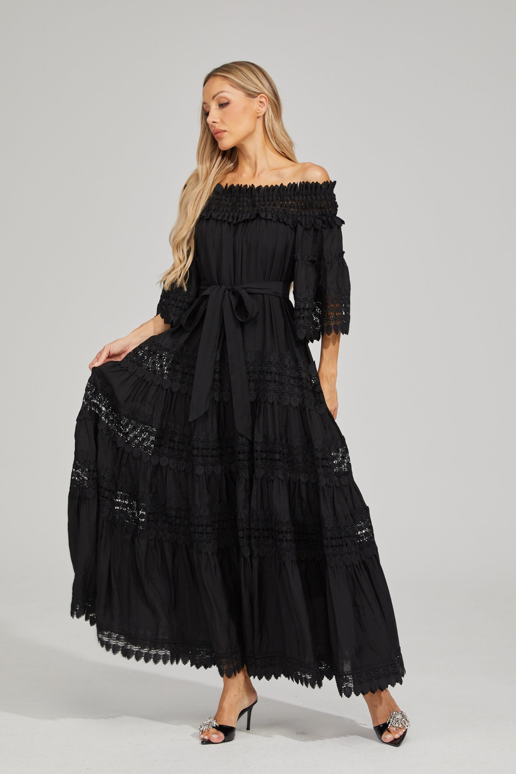 Rainaude Siyah Off-Shoulder Dantel Maxi Elbise