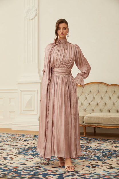 Oaklyn Çiçek Desenli Pelerin Detaylı Pileli Maxi Elbise Pembe