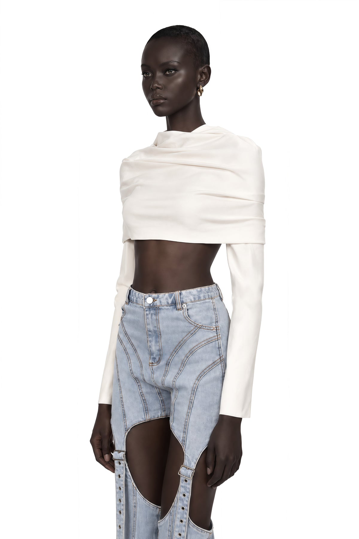 Hanna Büzgü Detaylı Düşük Omuz Crop Bluz Beyaz