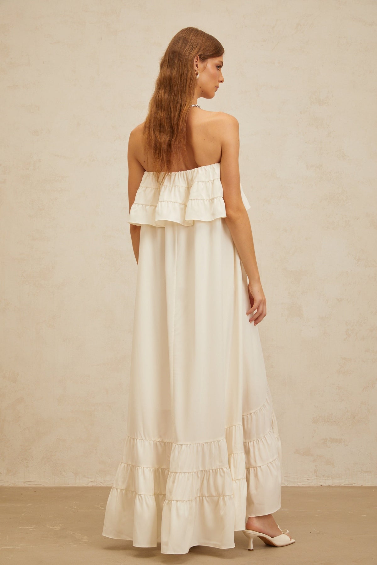 Bénédicte Düşük Omuzlu Büzgülü Maksi Elbise Beyaz