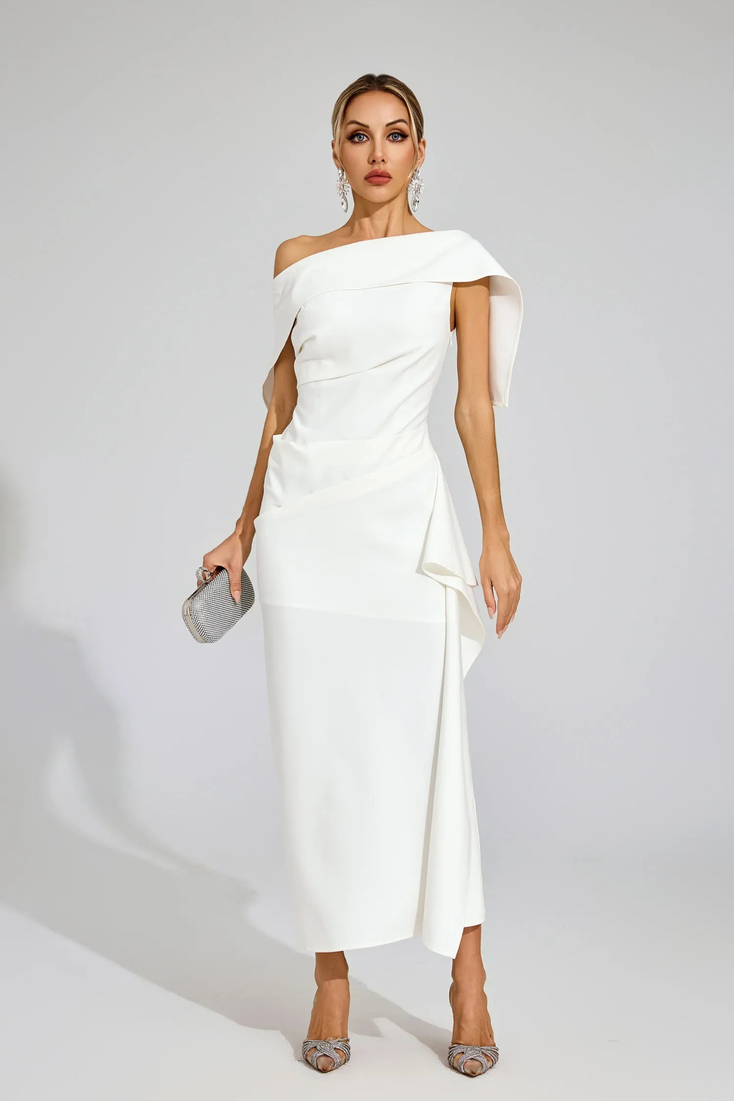 Tiffany Beyaz Volanlı Off Shoulder Maxi Elbise