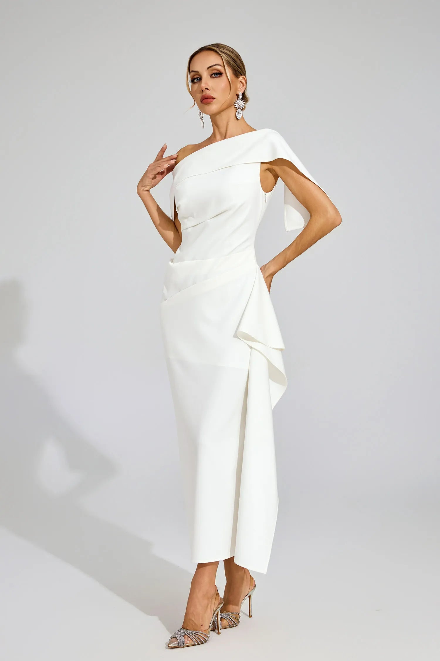 Tiffany Beyaz Volanlı Off Shoulder Maxi Elbise