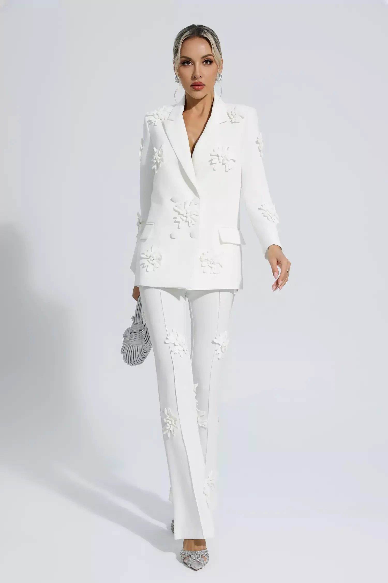 Ari Beyaz Jakarlı Çiçek Blazer Takımı