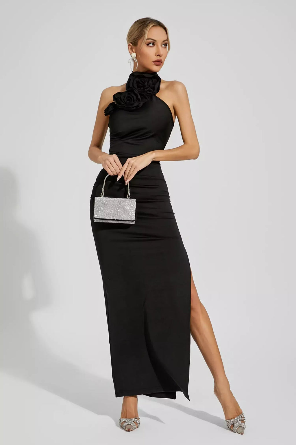 Natalie Siyah Çiçekli Fırfırlı Halter Maxi Elbise