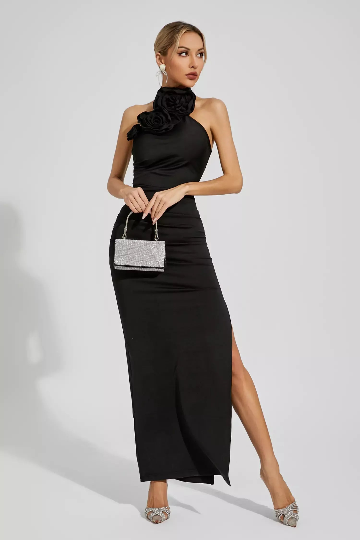 Natalie Siyah Çiçekli Fırfırlı Halter Maxi Elbise