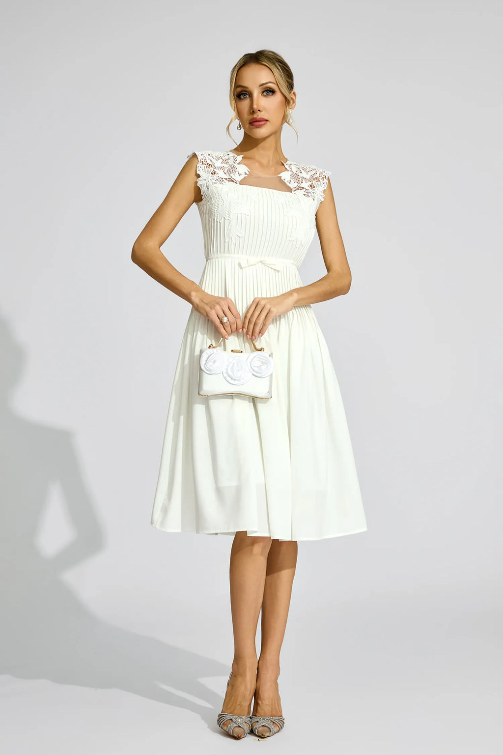 Angela Beyaz Dantel Süslemeli Midi Elbise
