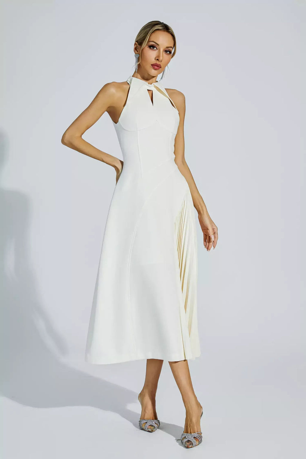 Krem Ruffle Detaylı Askısız Maxi Elbise