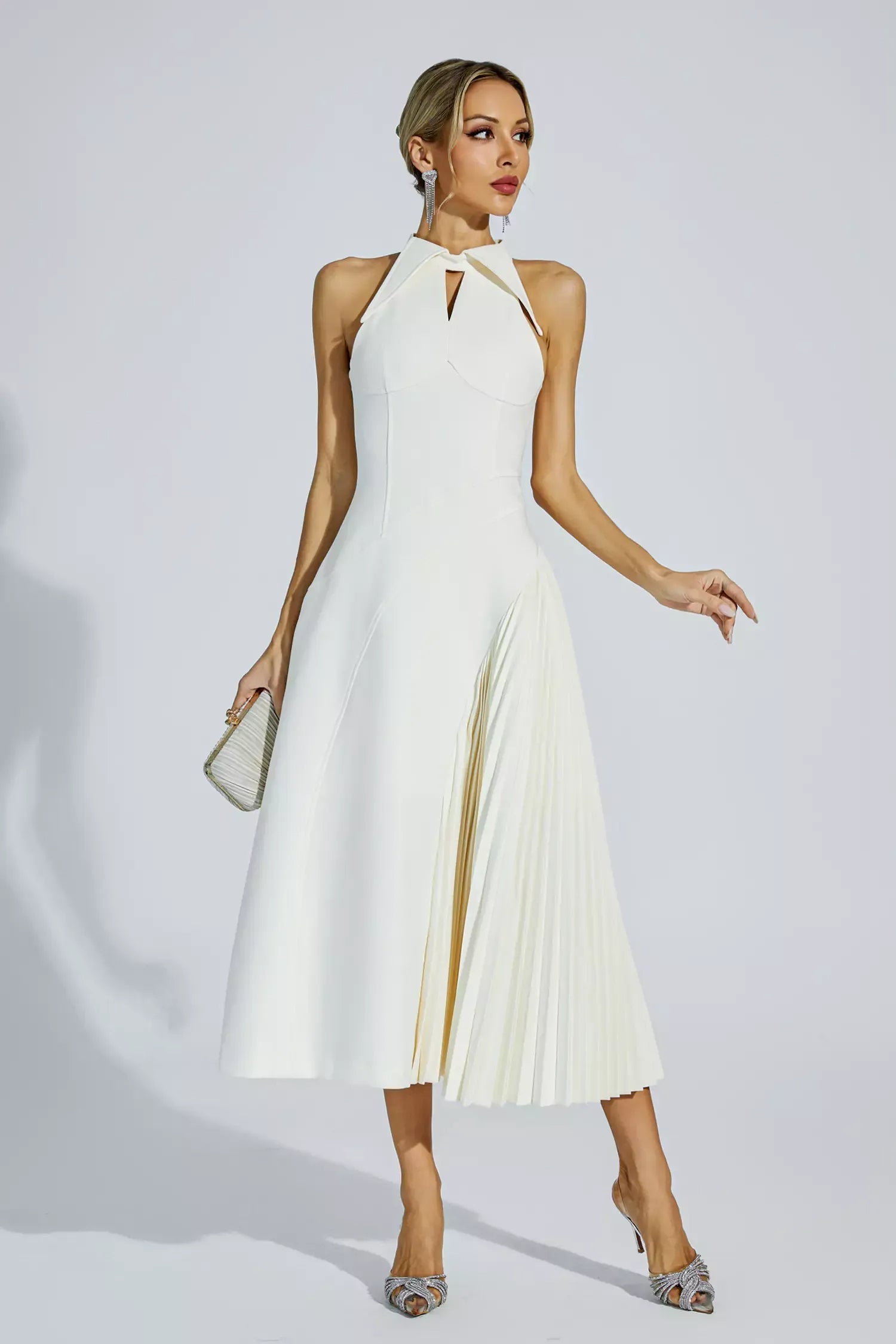 Krem Ruffle Detaylı Askısız Maxi Elbise