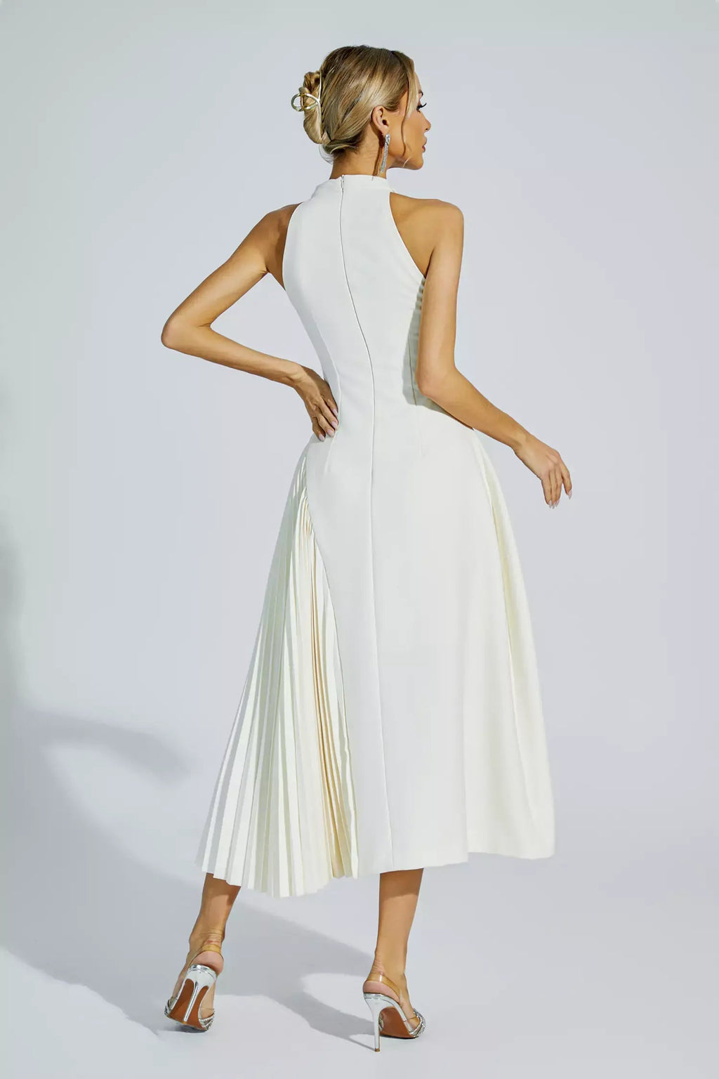 Krem Ruffle Detaylı Askısız Maxi Elbise