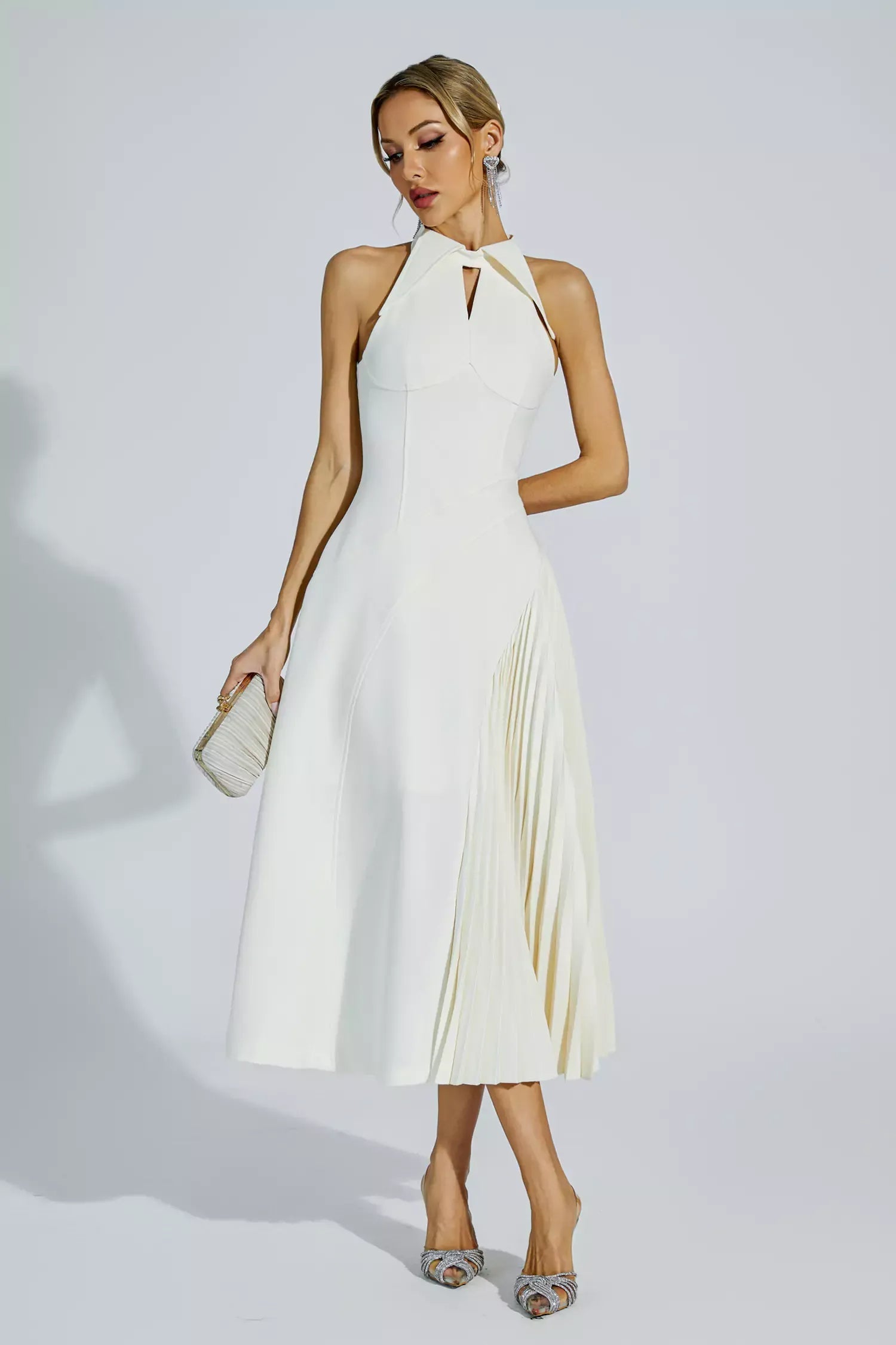 Krem Ruffle Detaylı Askısız Maxi Elbise