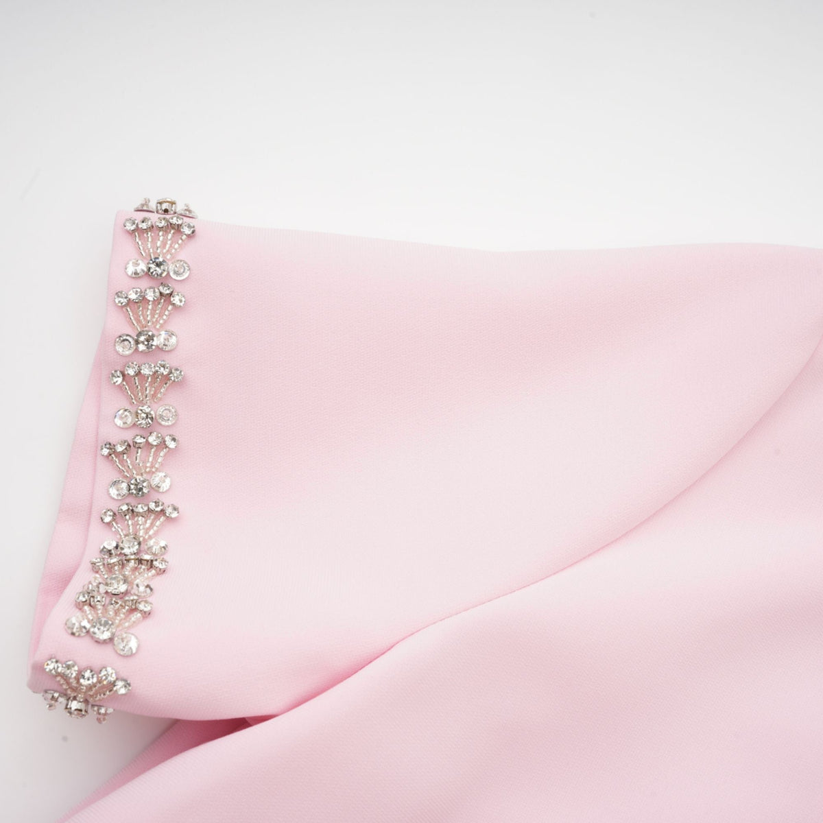 Cassi Kristal Detaylı Fiyonklu Midi Elbise Pembe