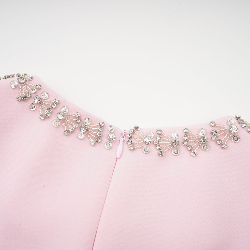 Cassi kristal detaylı pembe fiyonk midi elbise