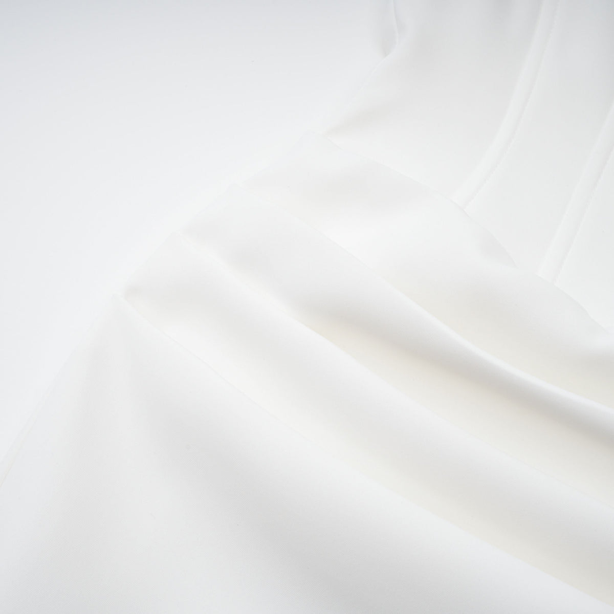 Solara Düşük Omuz Drape Detaylı Midi Elbise Beyaz