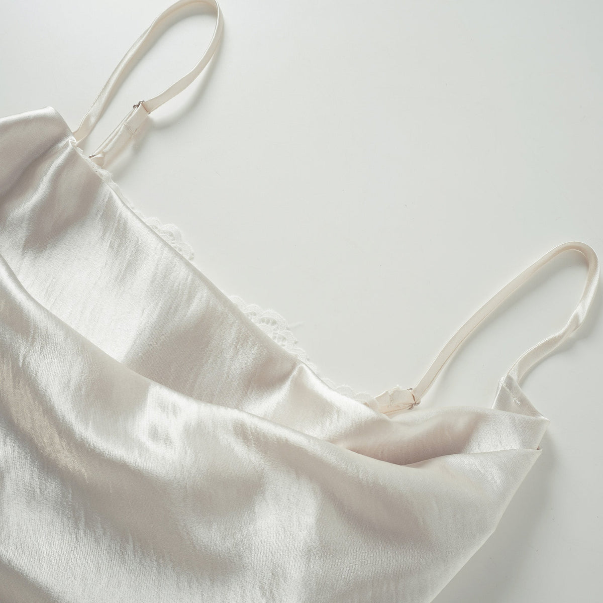 Eeva Çiçek Dantel Detaylı Büstiyer Crop Top Beyaz