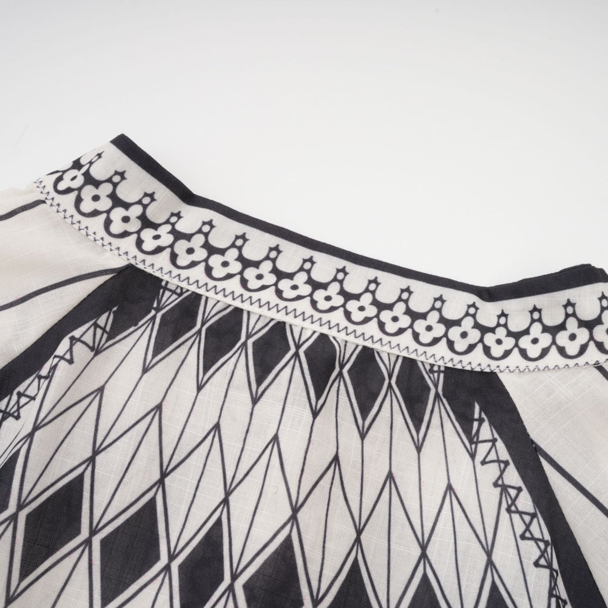 Allie Grafik Desenli Gömlek ve Şort Takım Beyaz