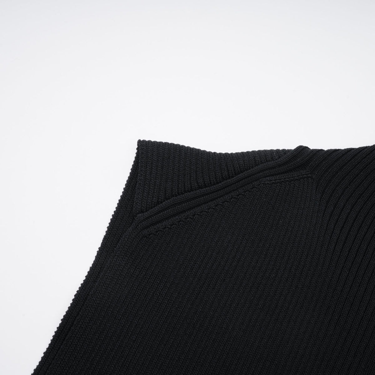 Ysandre Pencere Detaylı Fitilli Triko Crop Atlet Siyah
