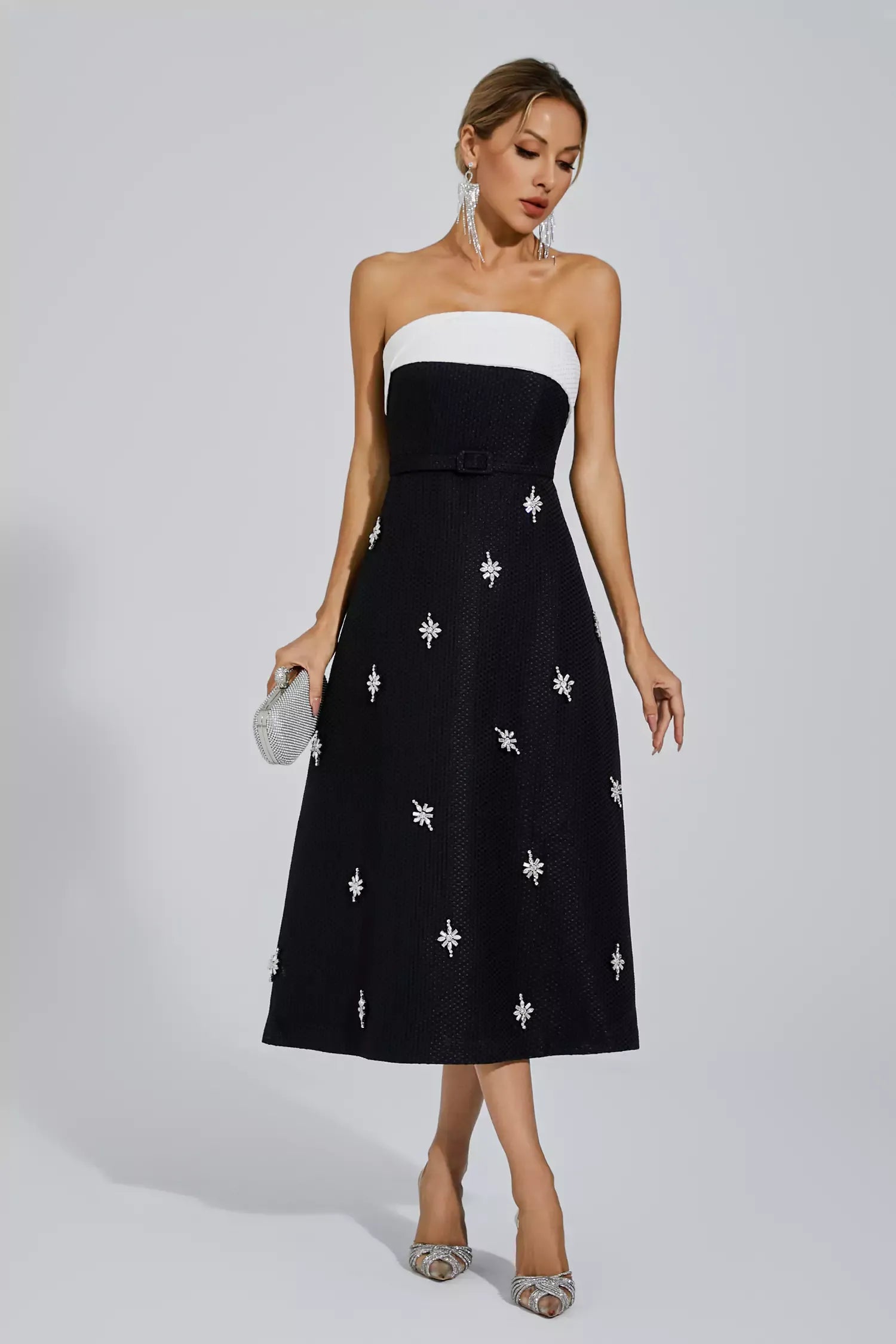 Emberlynn Siyah Beyaz Patchwork Midi Elbise