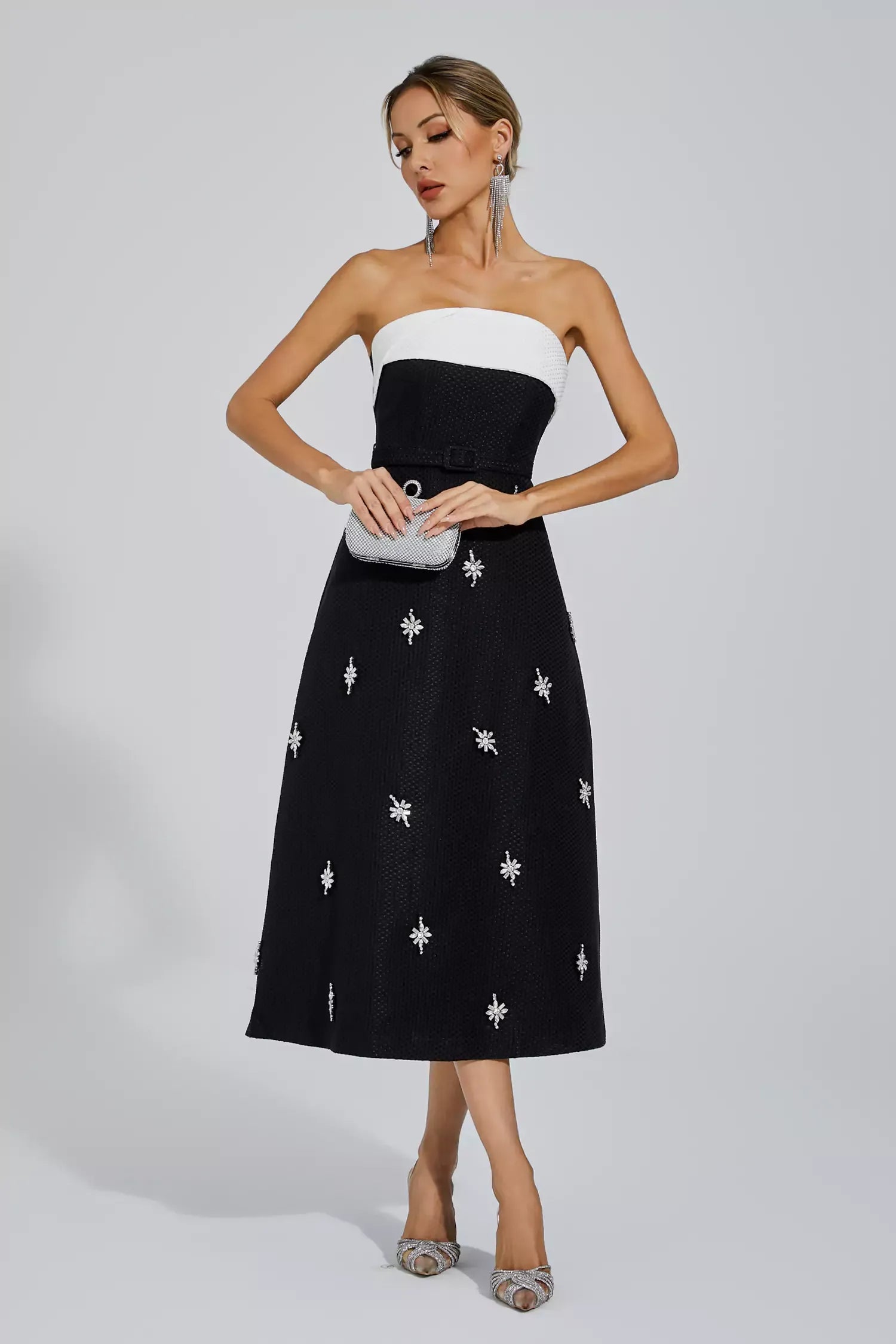 Emberlynn Siyah Beyaz Patchwork Midi Elbise