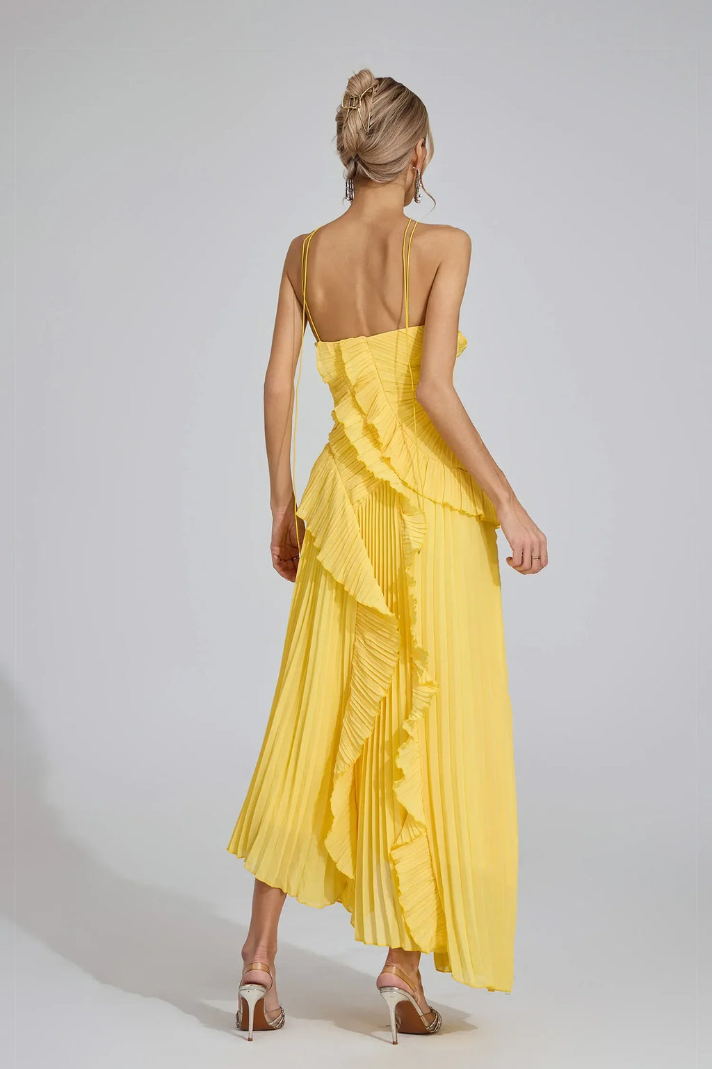 Dravina Sarı Asimetrik Fırfırlı Halter Maxi Elbise