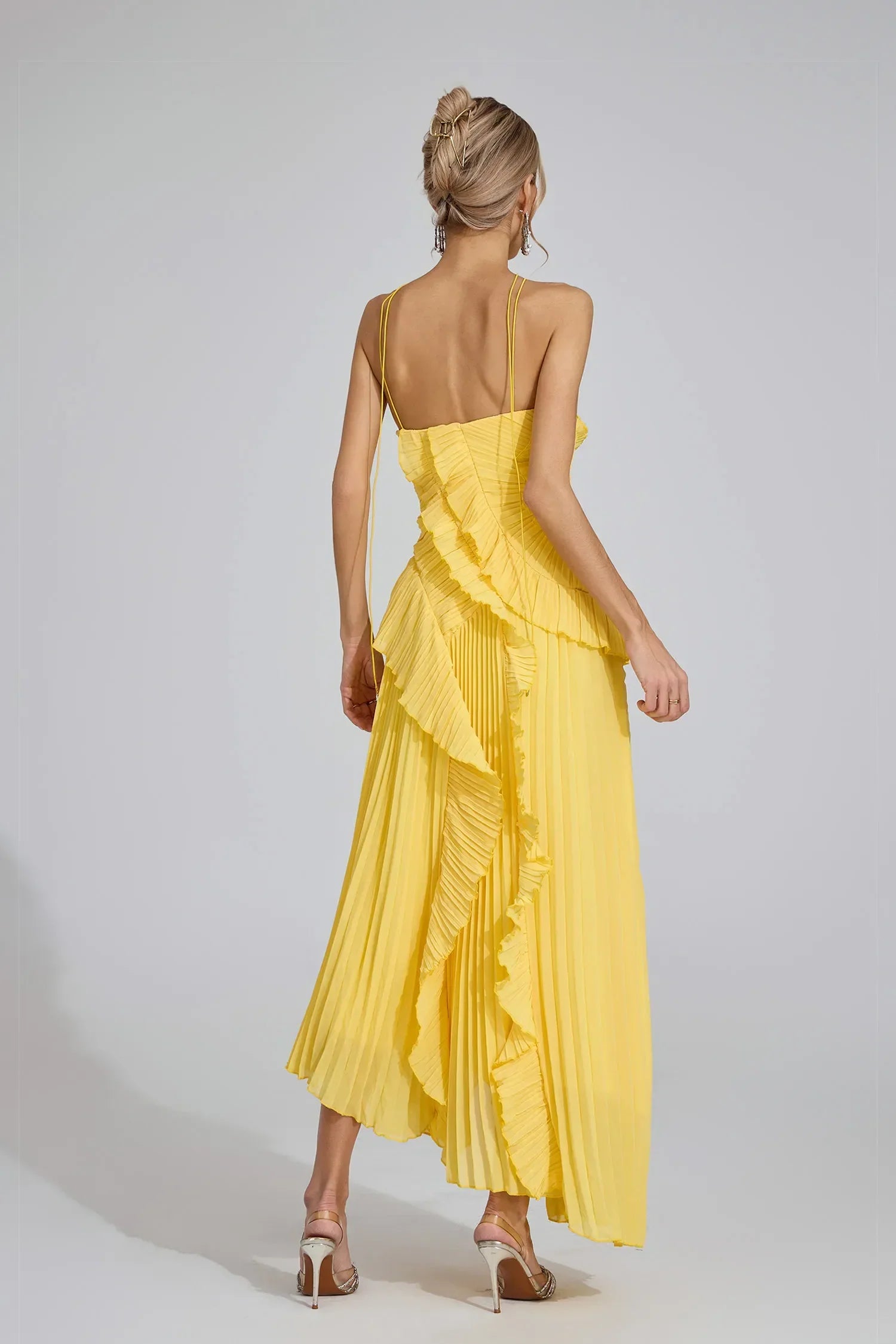 Dravina Sarı Asimetrik Fırfırlı Halter Maxi Elbise