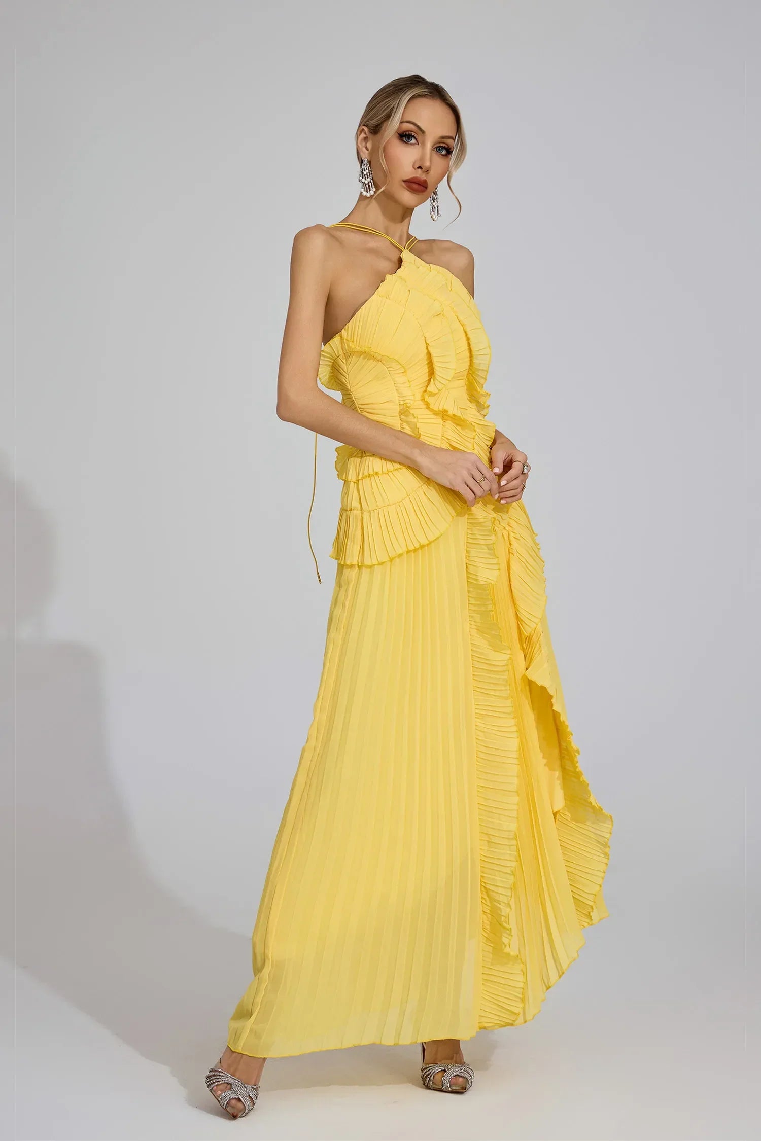 Dravina Sarı Asimetrik Fırfırlı Halter Maxi Elbise