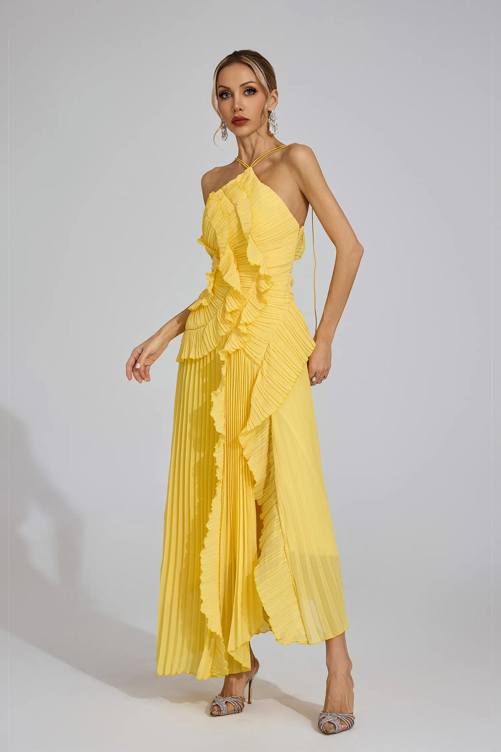 Dravina Sarı Asimetrik Fırfırlı Halter Maxi Elbise