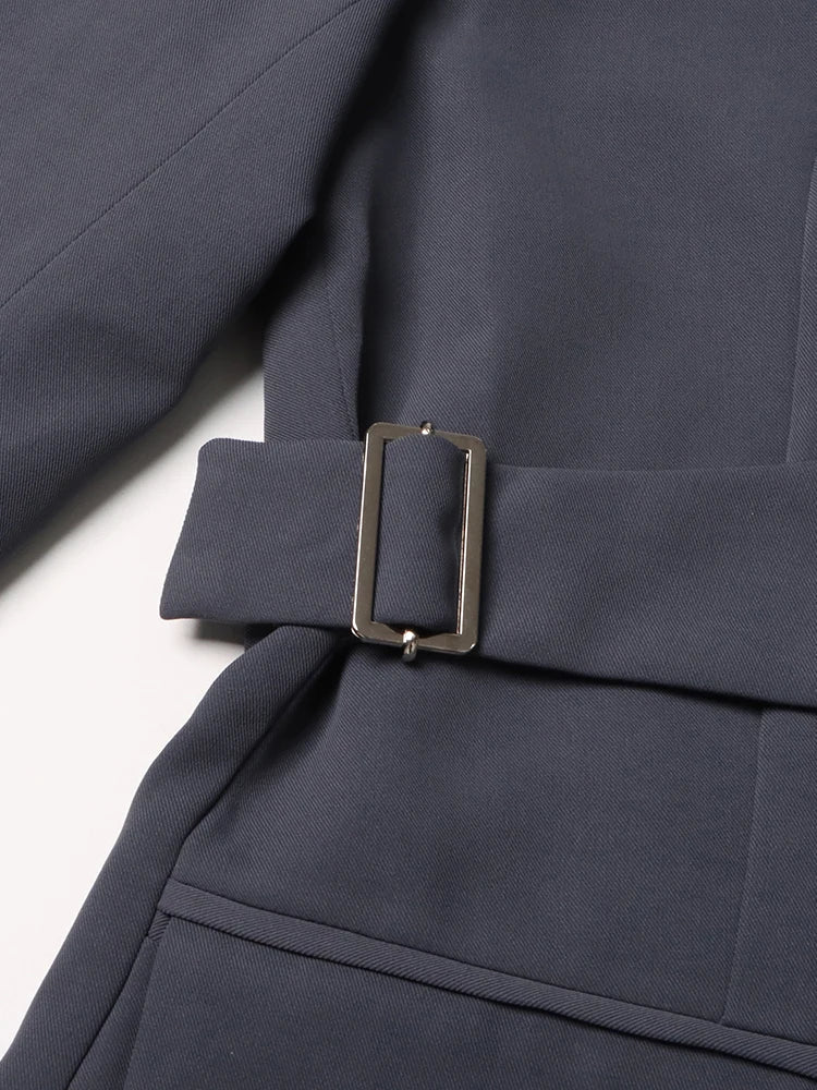 Sırtı Açık Oymalı Düzensiz Blazer