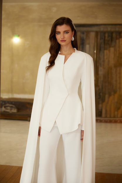 Vigdis Pelerin Detaylı Blazer ve Pantolon Takım Beyaz
